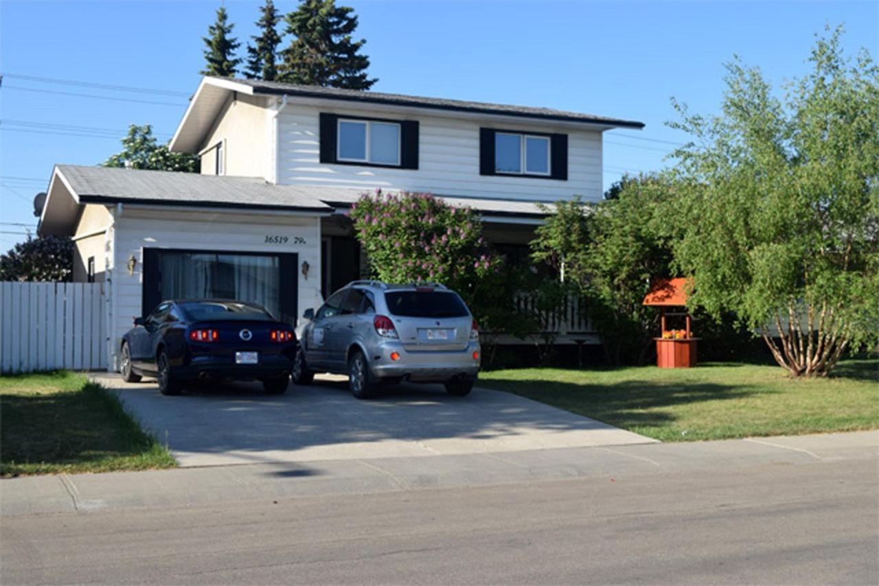 The Dewberry Homestay B&B Edmonton Exterior photo